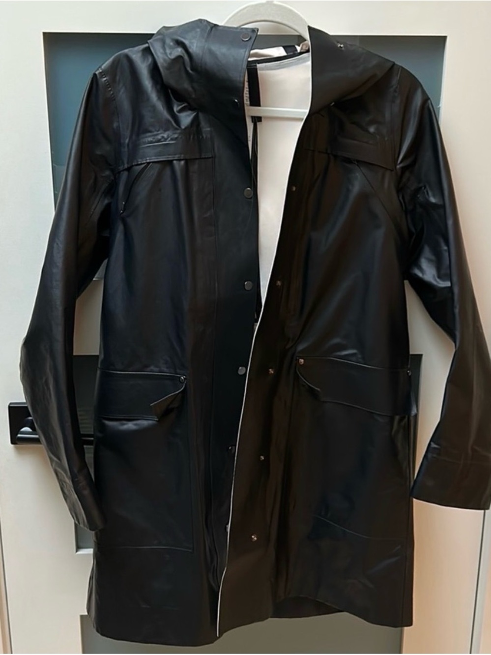 Women’s lululemon Black Hooded Raincoat Jacket